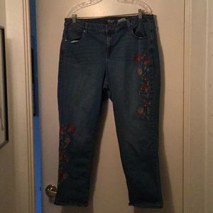Women’s jeans with embroidered trim